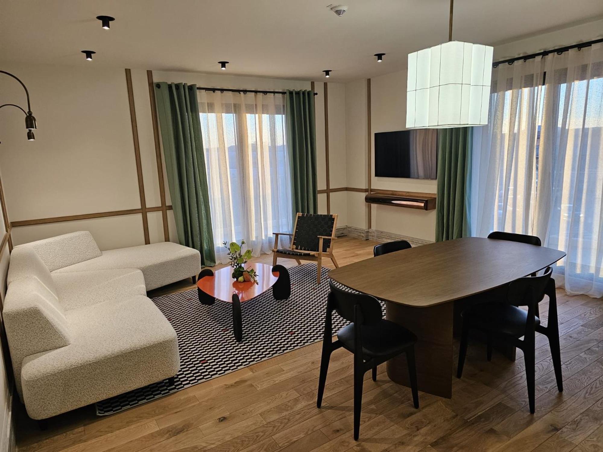 Aparthotel Craiova Ngoại thất bức ảnh